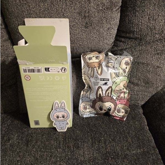 Exciting Macaron Vinyl Face Labubu Sea Salt Coconut - Picture 6 of 8